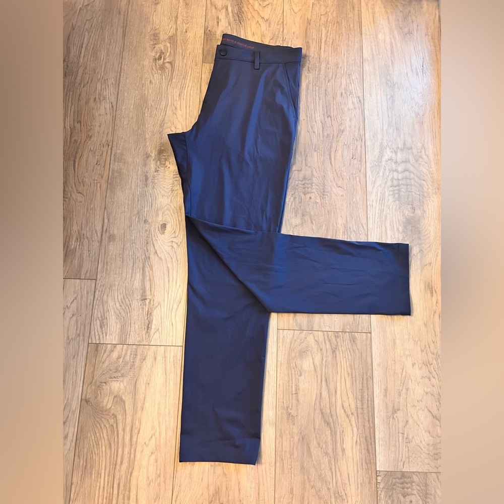 RHONE Commuter Blue Pant in Navy Blue Size 35x34 Casual Work Wear Men’s Pants